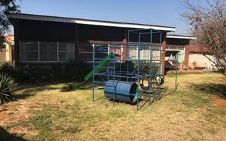 4 Bedroom House in Minnebron