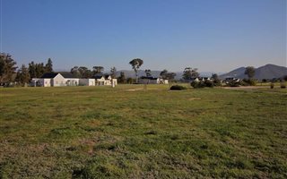 617 m² Land available in Robertson