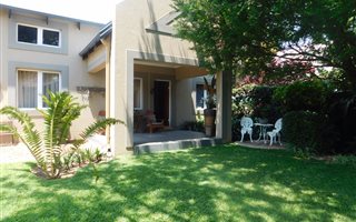 2 Bedroom Townhouse in Silver Lakes Golf Estate