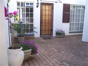 1 Bed Garden Cottage in Woodmead