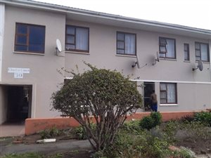 2 Bed Flat in Quigney