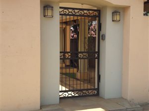 6 Bed House in Erasmuskloof