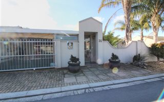 4 Bedroom House in Northern Paarl