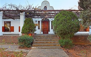 6 Bedroom House in Durbanville Hills