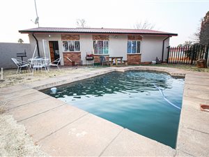 3 Bed House in Edelweiss