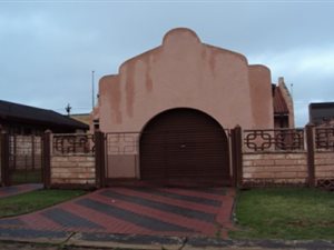 3 Bed House in Clarens