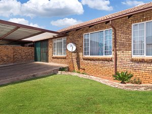 3 Bed Townhouse in Weavind Park