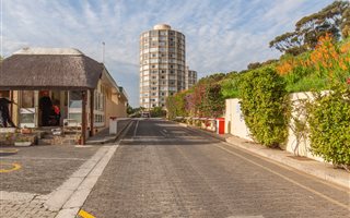 2 Bedroom Apartment in Vredehoek