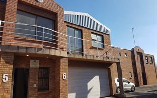 172 m² Industrial space in Killarney Gardens