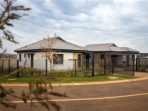 3 Bed House in Lotus Gardens