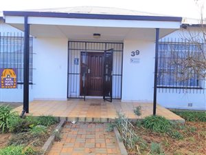 4 Bed House in La Rochelle