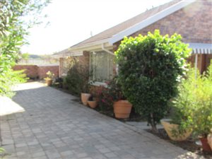 4 Bed House in Alexandra