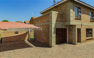 3 Bedroom Duplex in Brackenhurst
