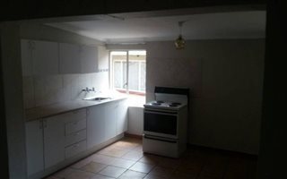 1 Bedroom Garden Cottage in Johannesburg Central