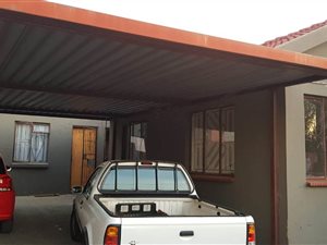 2 Bedroom House in Ebony Park