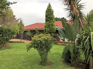 4 Bed House in Doringkruin