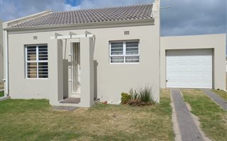 2 Bedroom House in Langebaan Central