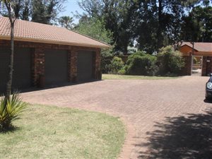 4 Bedroom House in Brackenhurst