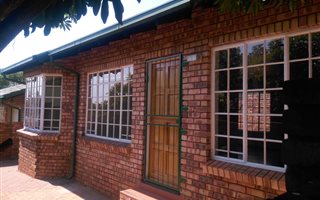 2 Bedroom Simplex in Hennopspark