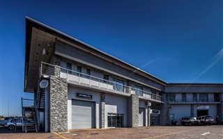572 m² Commercial space in Riverside Park
