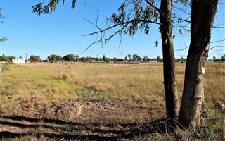 1.4 ha Land available in Zesfontein AH