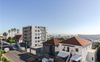 2 Bedroom Duplex in Three Anchor Bay