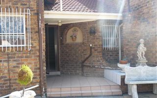 3 Bedroom Townhouse in Petersfield