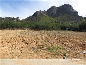 533 m² Land available in Pniel