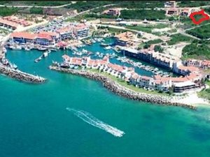 830 m² Land available in St Francis Bay