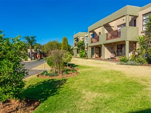 2 Bed Townhouse in Helderkruin