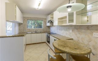 3 Bedroom Apartment in Essenwood