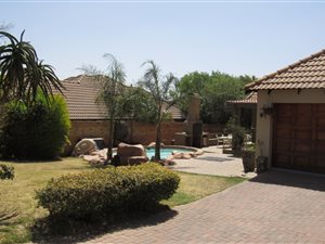 3 Bed House in Emerald Estate