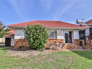 2 Bed Apartment in Durbanville