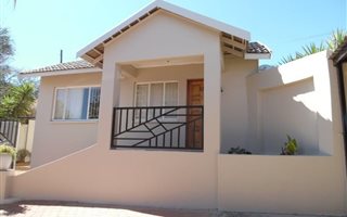 3 Bedroom House in Florida Hills