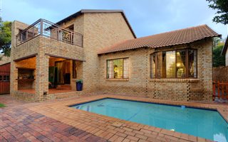 4 Bedroom Townhouse in Bromhof