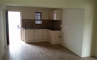 2 Bedroom Flat in Uitenhage Central