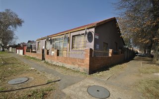 12 Bedroom House in Kenilworth