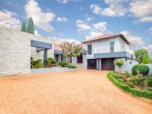 4 Bed House in Dewetshof