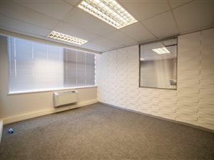 123 m² Office Space in Darrenwood
