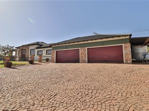 4 Bed House in Rietvlei View