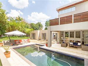 5 Bed House in Fourways Gardens