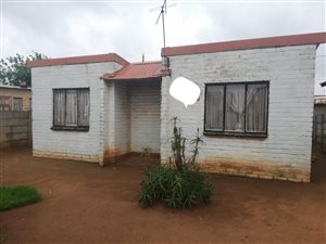 2 Bed House in Etwatwa