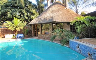 9 Bedroom House in Baileys Muckleneuk