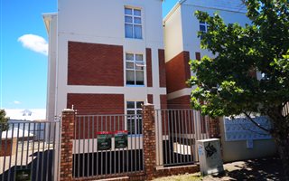 2 Bedroom Apartment in West Hill