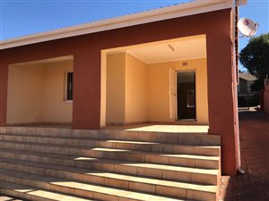 4 Bed House in Winchester Hills