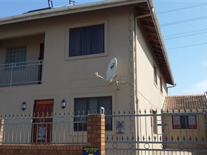 5 Bedroom House in Phoenix Industrial