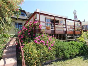 3 Bed House in Mossel Bay Central