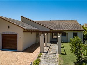 3 Bed House in Whale Rock