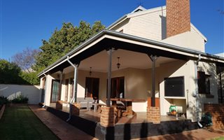 3 Bedroom House in Hennopspark