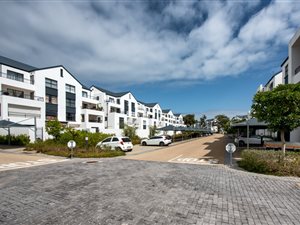 3 Bed Apartment in Somerset West Central